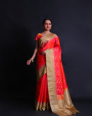 The gold spot Kanjivaram soft silk saree with small geometrical design.- KSL03163