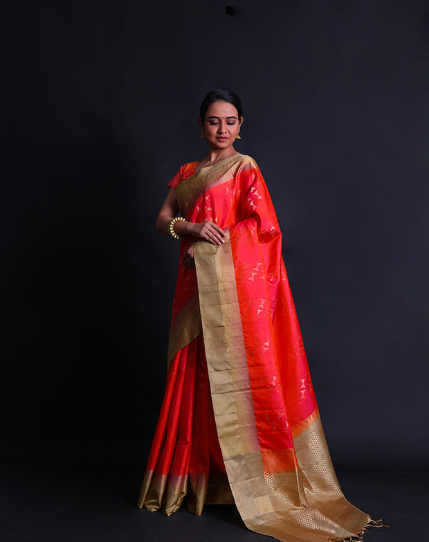The gold spot Kanjivaram soft silk saree with small geometrical design.- KSL03163