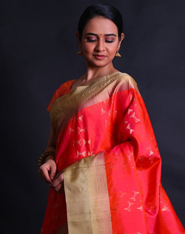 The gold spot Kanjivaram soft silk saree with small geometrical design.- KSL03163