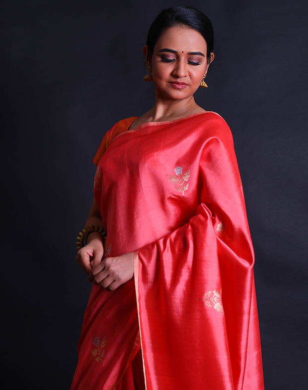 The peach Banarasi silk saree you've described sounds absolutely gorgeous.- BSK010532